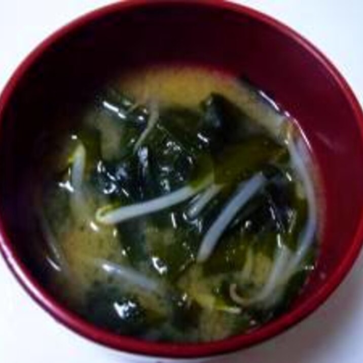 わかめともやしの味噌汁